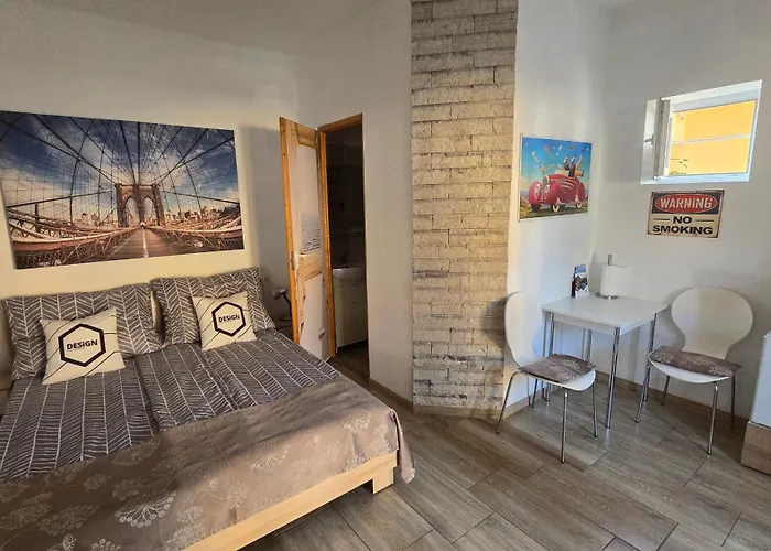 Mp Center Maganszallas Lägenhet Miskolc